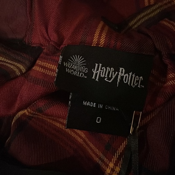 Harry Potter Gryffindor Plus Size Suspender Skirt - Picture 10 of 11